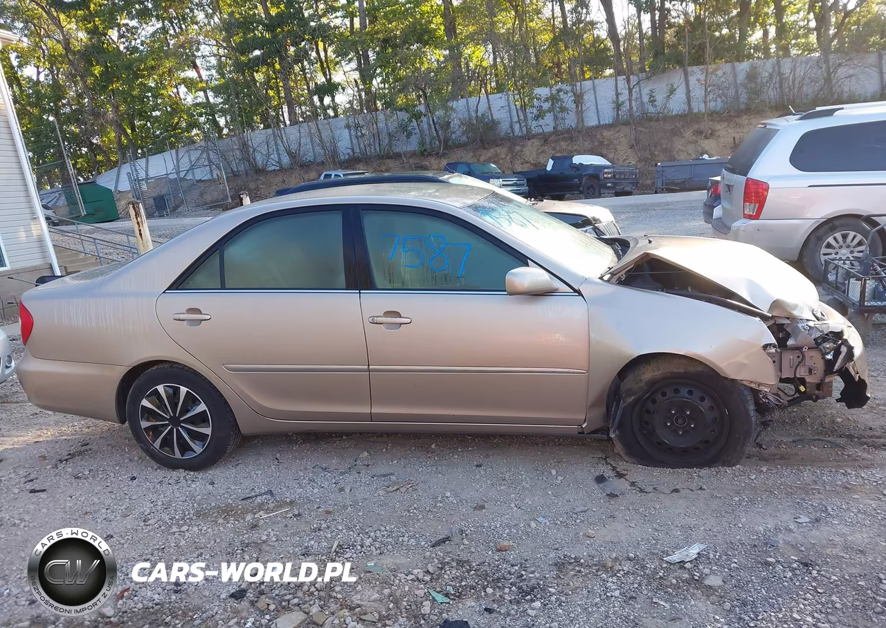 2002 Toyota Camry Xle VIN:4T1BE32K12U632989 - 13