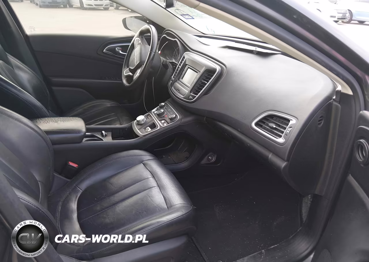 2015 Chrysler 200 Limited VIN:1C3CCCAB2FN760923 - 5