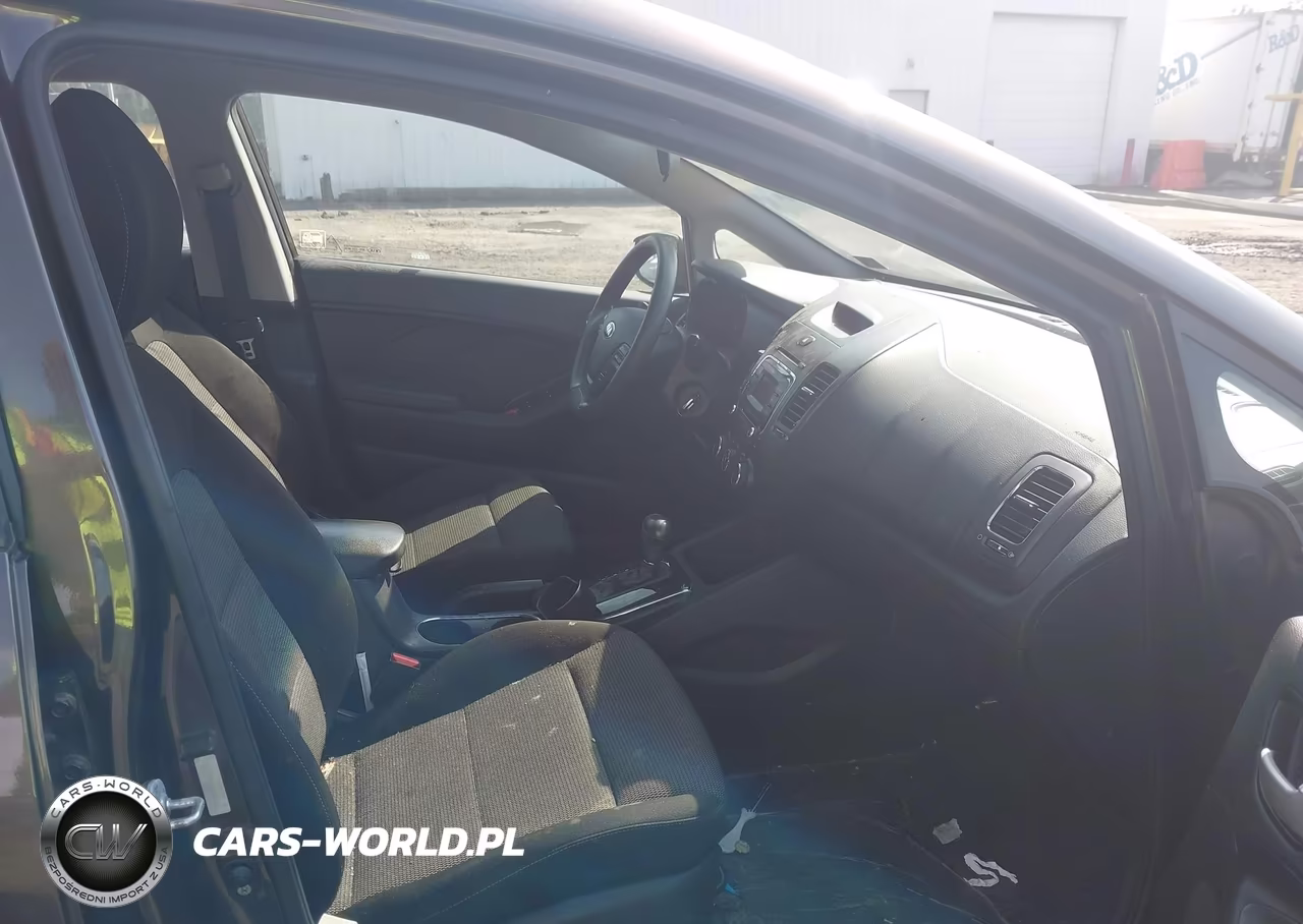 2018 Kia Forte Lx VIN:3KPFK4A73JE204436 - 5