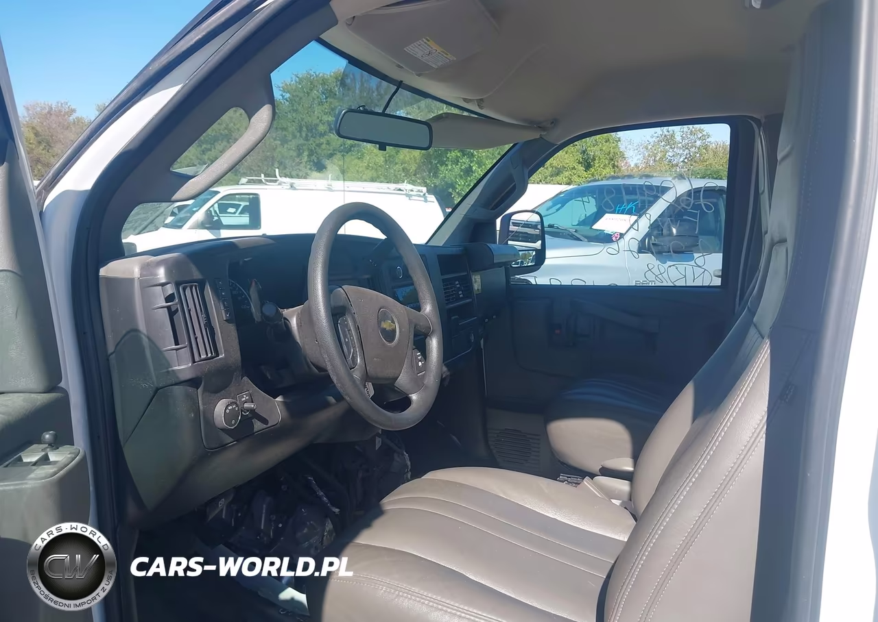2025 Chevrolet Express Cutaway Work Van VIN:1HA0GSF79SN001385 - 7