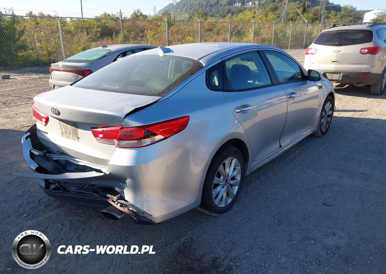 2017 Kia Optima Lx VIN:5XXGT4L38HG162746 - 4