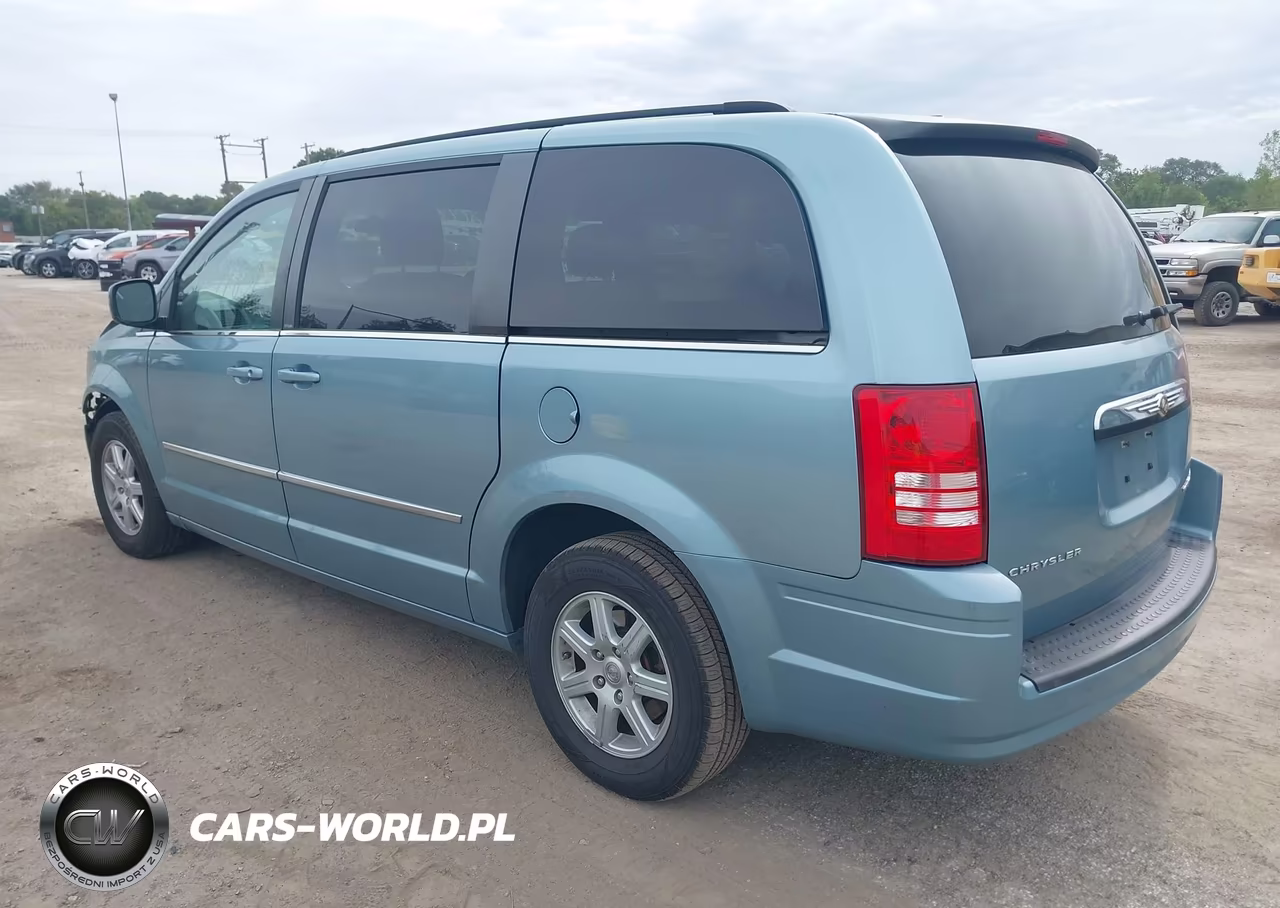 2010 Chrysler Town & Country Touring VIN:2A4RR5D17AR319233 - 3