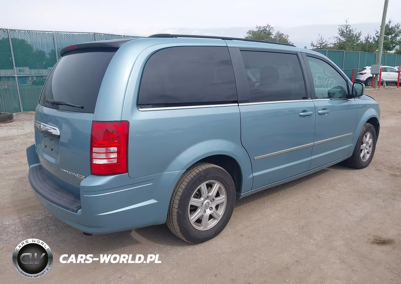 2010 Chrysler Town & Country Touring VIN:2A4RR5D17AR319233 - 4