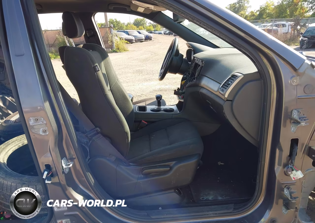 2014 Jeep Grand Cherokee Laredo VIN:1C4RJFAG8EC413535 - 5