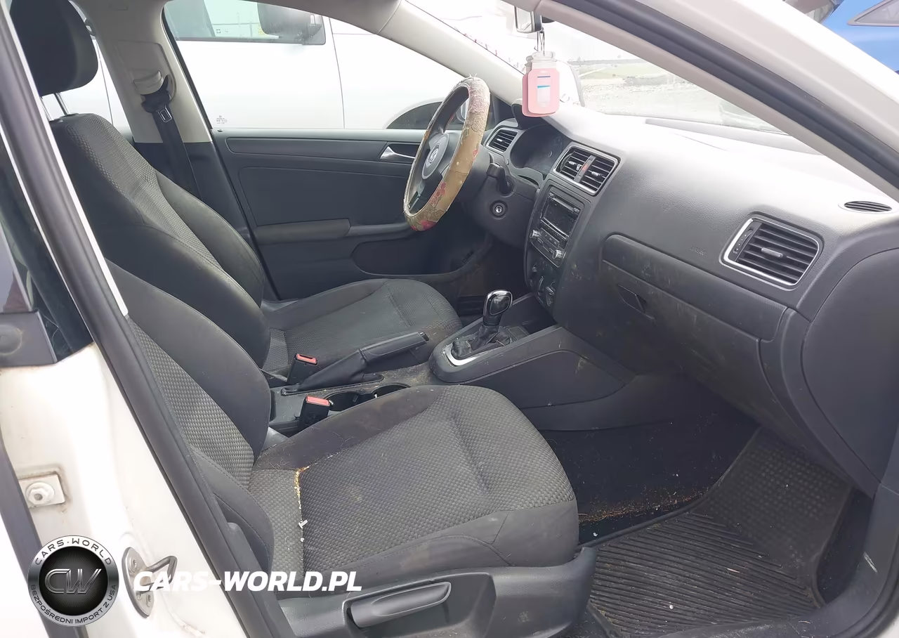 2012 Volkswagen Jetta 2.0L S VIN:3VW2K7AJ6CM371035 - 5