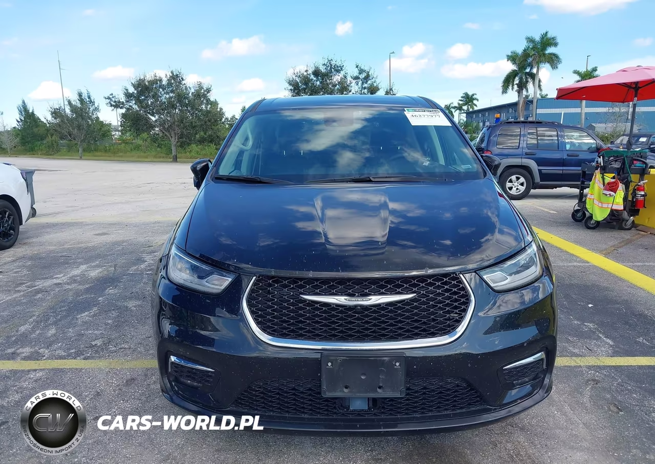 2024 Chrysler Pacifica Touring L VIN:2C4RC1BG3RR148810 - 12