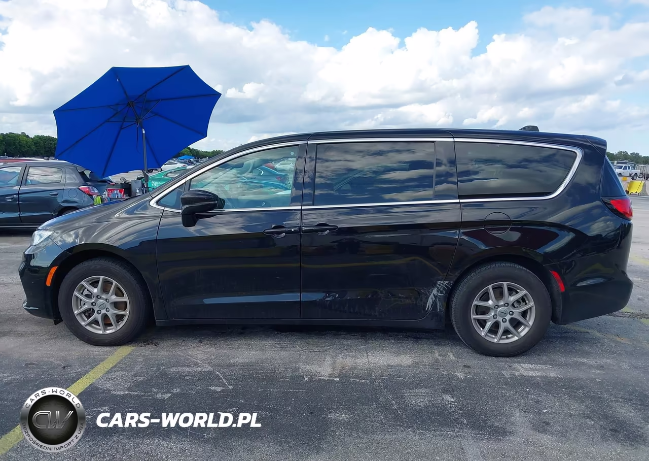 2024 Chrysler Pacifica Touring L VIN:2C4RC1BG3RR148810 - 14