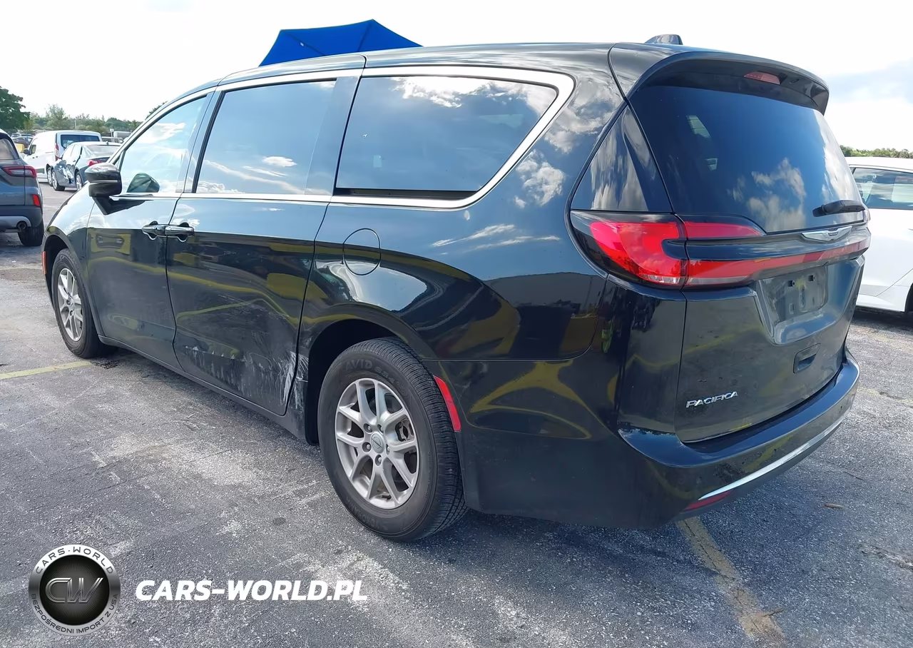 2024 Chrysler Pacifica Touring L VIN:2C4RC1BG3RR148810 - 3