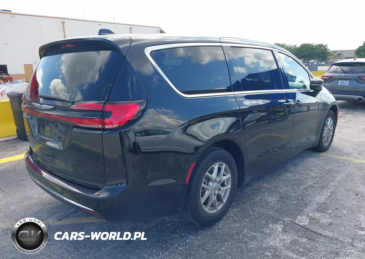 2024 Chrysler Pacifica Touring L VIN:2C4RC1BG3RR148810 - 4
