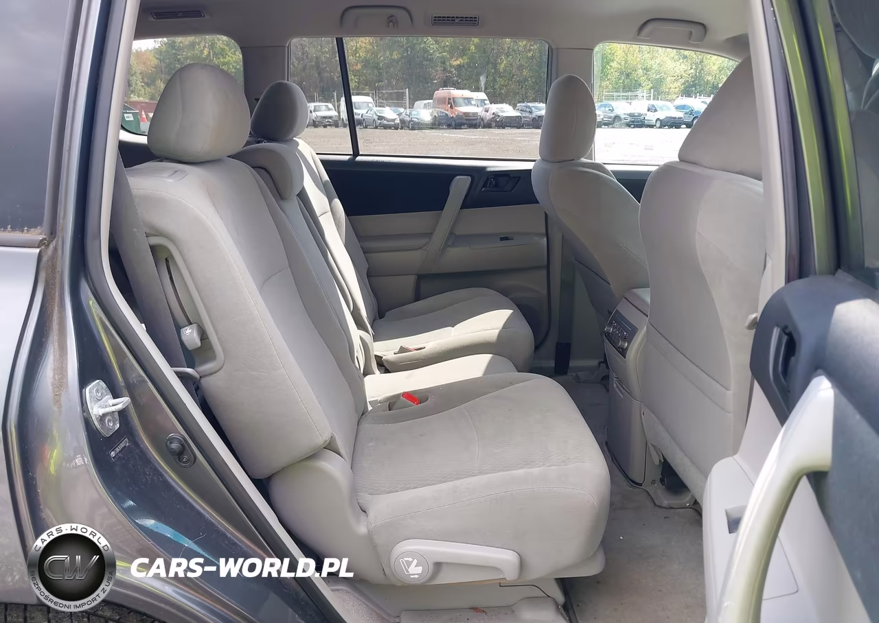 2010 Toyota Highlander Base V6 VIN:5TDBK3EH7AS027729 - 8