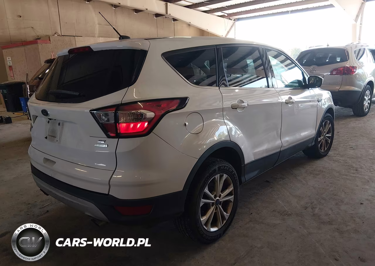 2017 Ford Escape Se VIN:1FMCU0GD2HUE39579 - 4