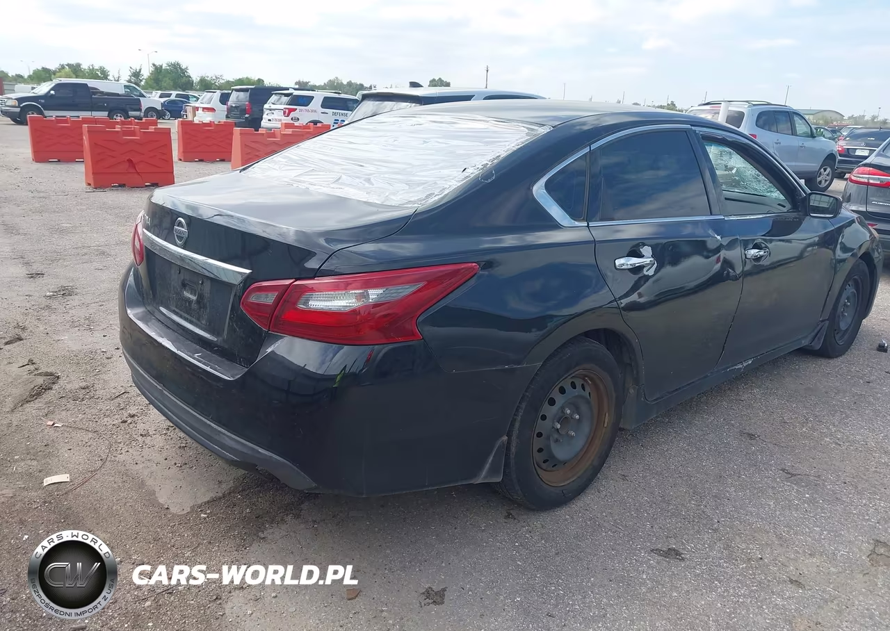 2018 Nissan Altima 2.5 S VIN:1N4AL3AP5JC475657 - 4