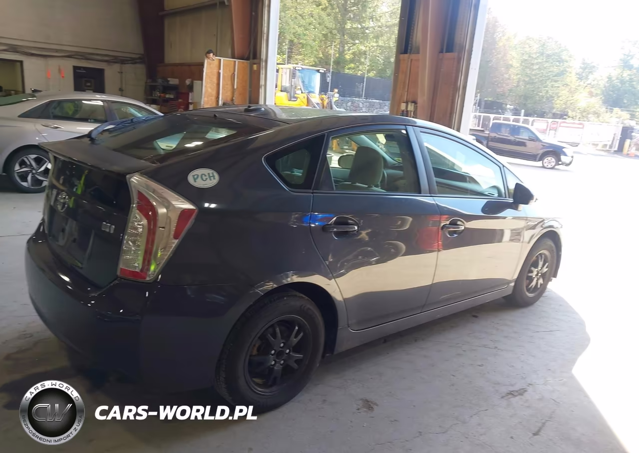 2012 Toyota Prius Three VIN:JTDKN3DU4C1542631 - 4
