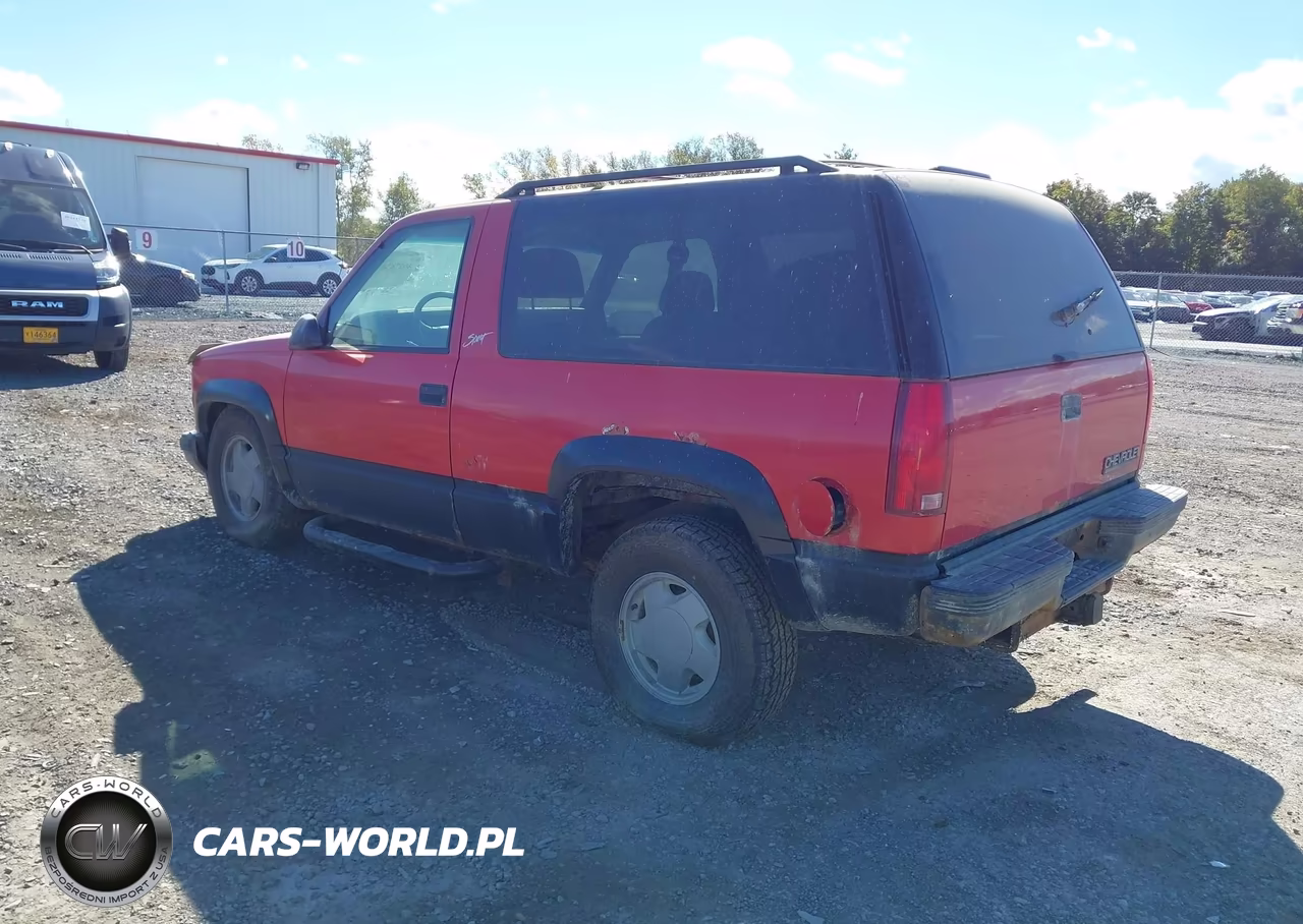1999 Chevrolet Tahoe VIN:3GNEK18R9XG165972 - 3