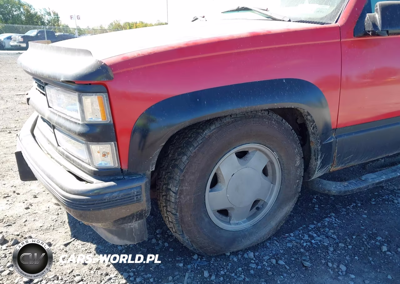 1999 Chevrolet Tahoe VIN:3GNEK18R9XG165972 - 6