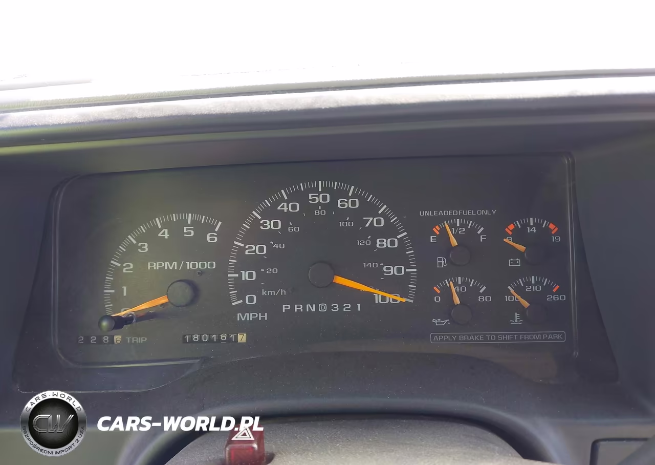 1999 Chevrolet Tahoe VIN:3GNEK18R9XG165972 - 7