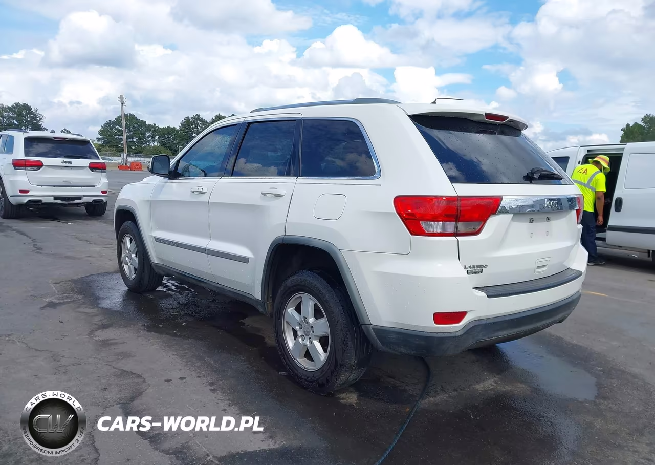 2012 Jeep Grand Cherokee Laredo VIN:1C4RJEAG8CC201743 - 3
