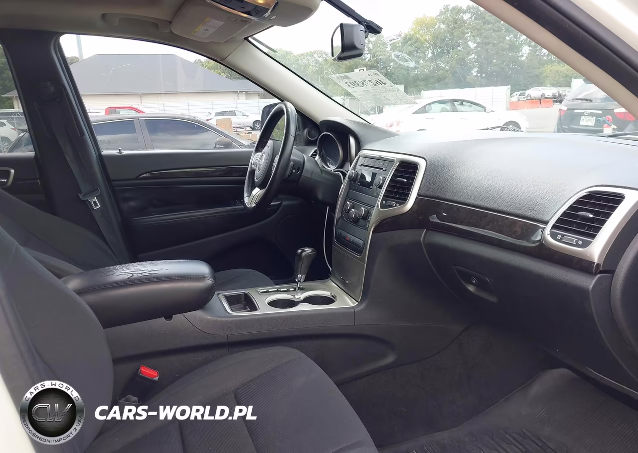 2012 Jeep Grand Cherokee Laredo VIN:1C4RJEAG8CC201743 - 5
