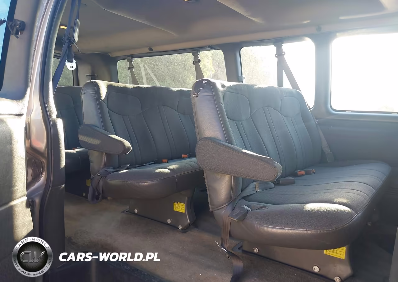 2002 Chevrolet Express VIN:1GAHG39R921181073 - 8