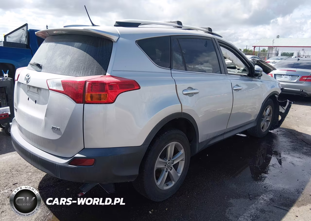 2015 Toyota Rav4 Xle VIN:JTMWFREV6FD069827 - 4