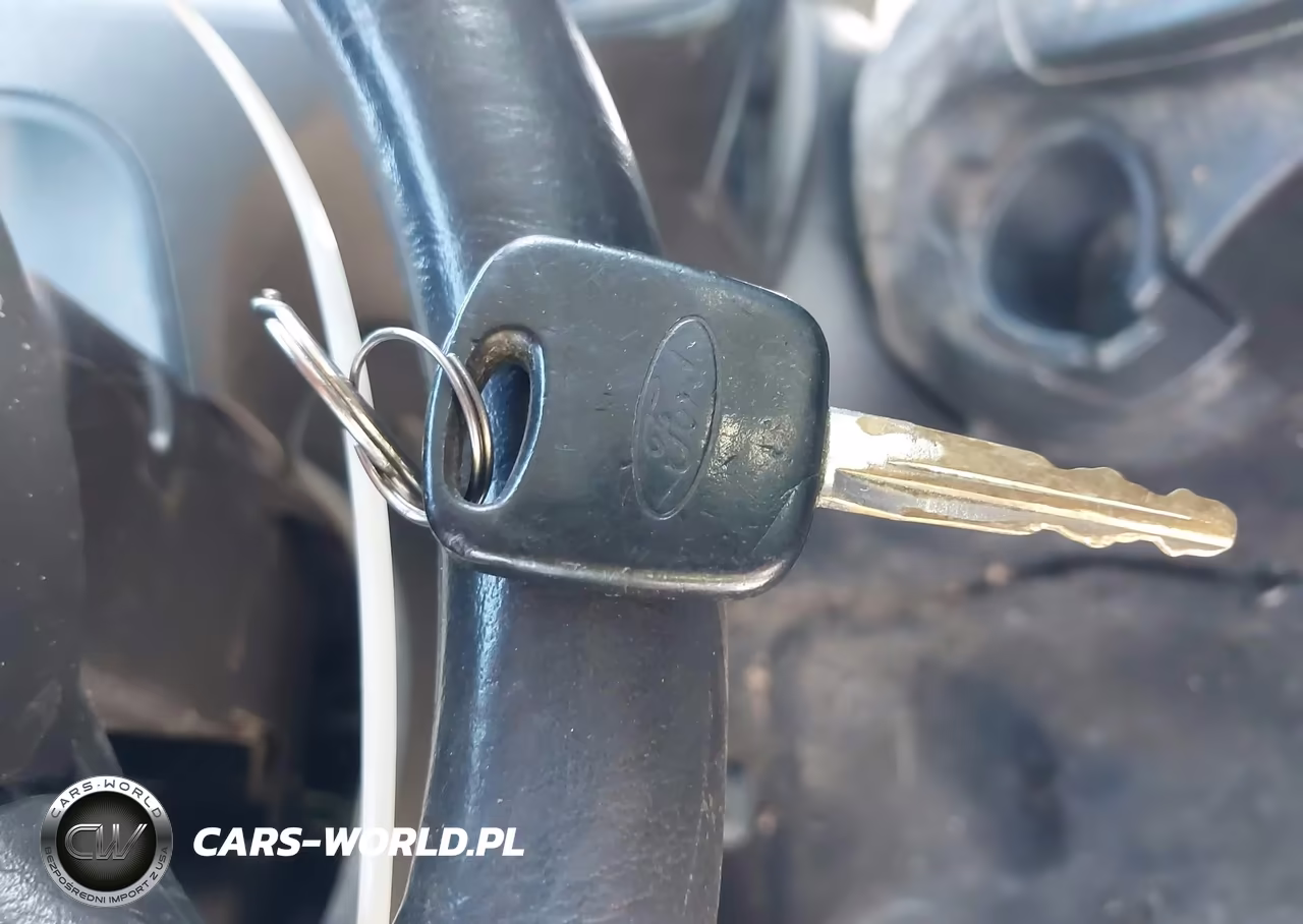 2005 Ford Focus Zx3 VIN:3FAFP31N45R102948 - 11