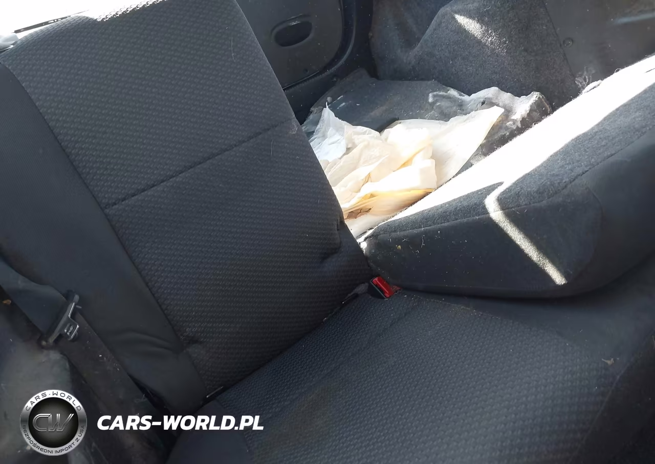 2005 Ford Focus Zx3 VIN:3FAFP31N45R102948 - 8