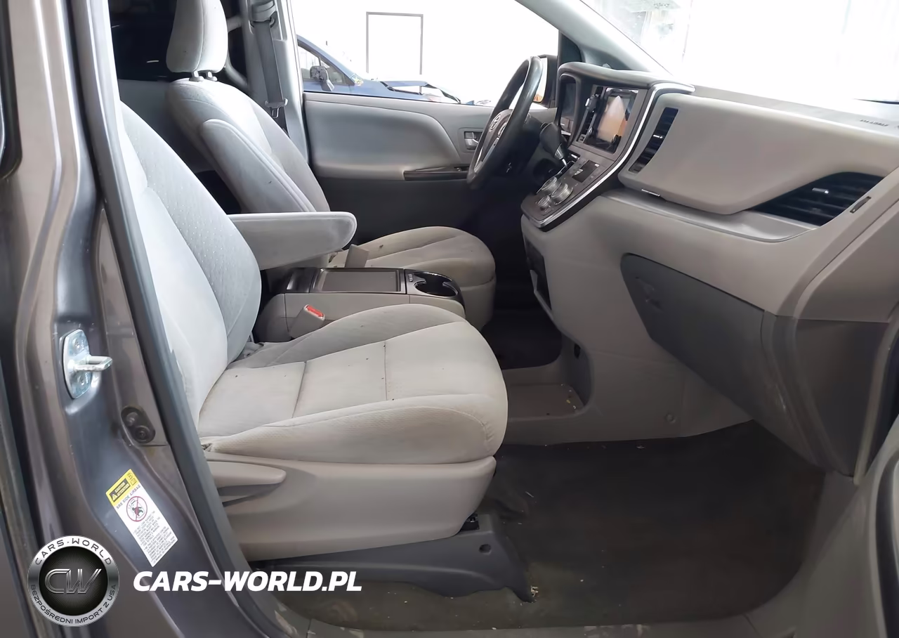 2017 Toyota Sienna Le 8 Passenger VIN:5TDKZ3DCXHS805517 - 5