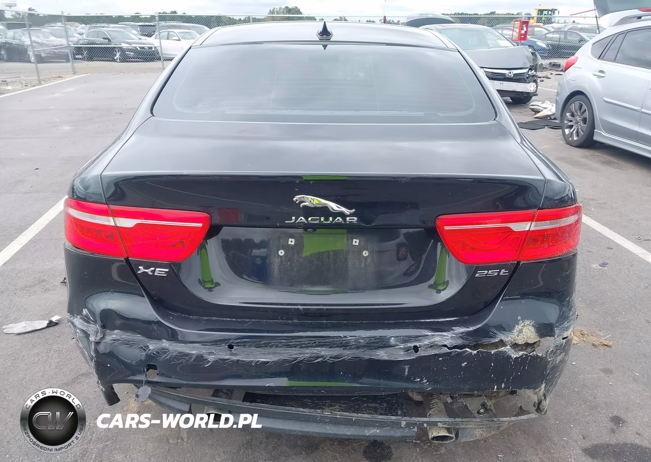 2019 Jaguar Xe 25T Premium VIN:SAJAD4FX1KCP46299 - 16