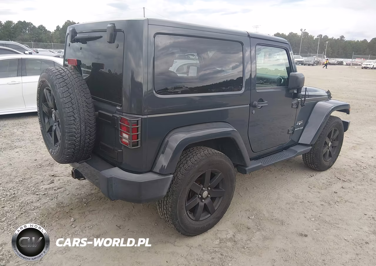 2018 Jeep Wrangler Jk Sahara 4X4 VIN:1C4GJWBG9JL894623 - 4