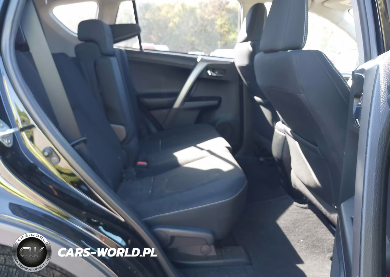 2018 Toyota Rav4 Xle VIN:2T3RFREV6JW824497 - 8