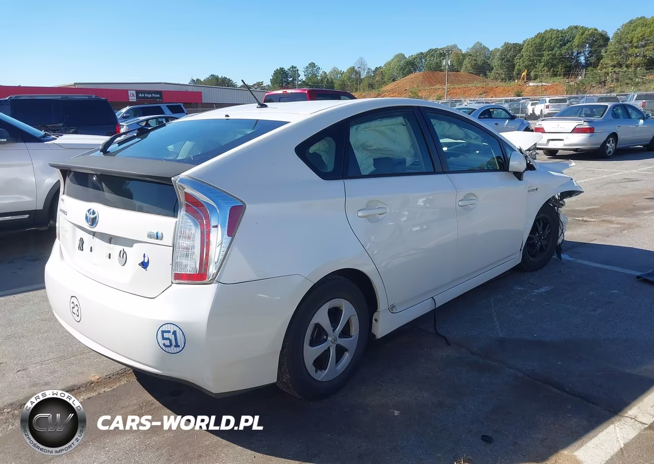 2014 Toyota Prius Two VIN:JTDKN3DUXE0363180 - 4