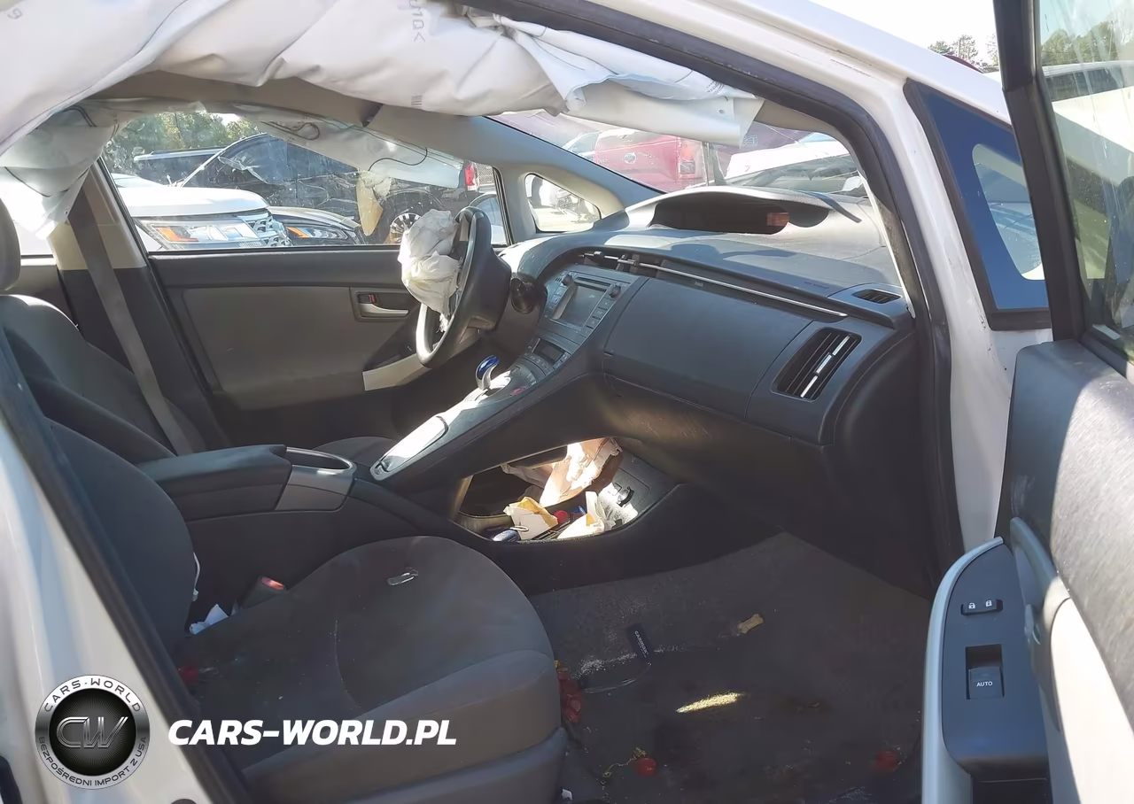 2014 Toyota Prius Two VIN:JTDKN3DUXE0363180 - 5