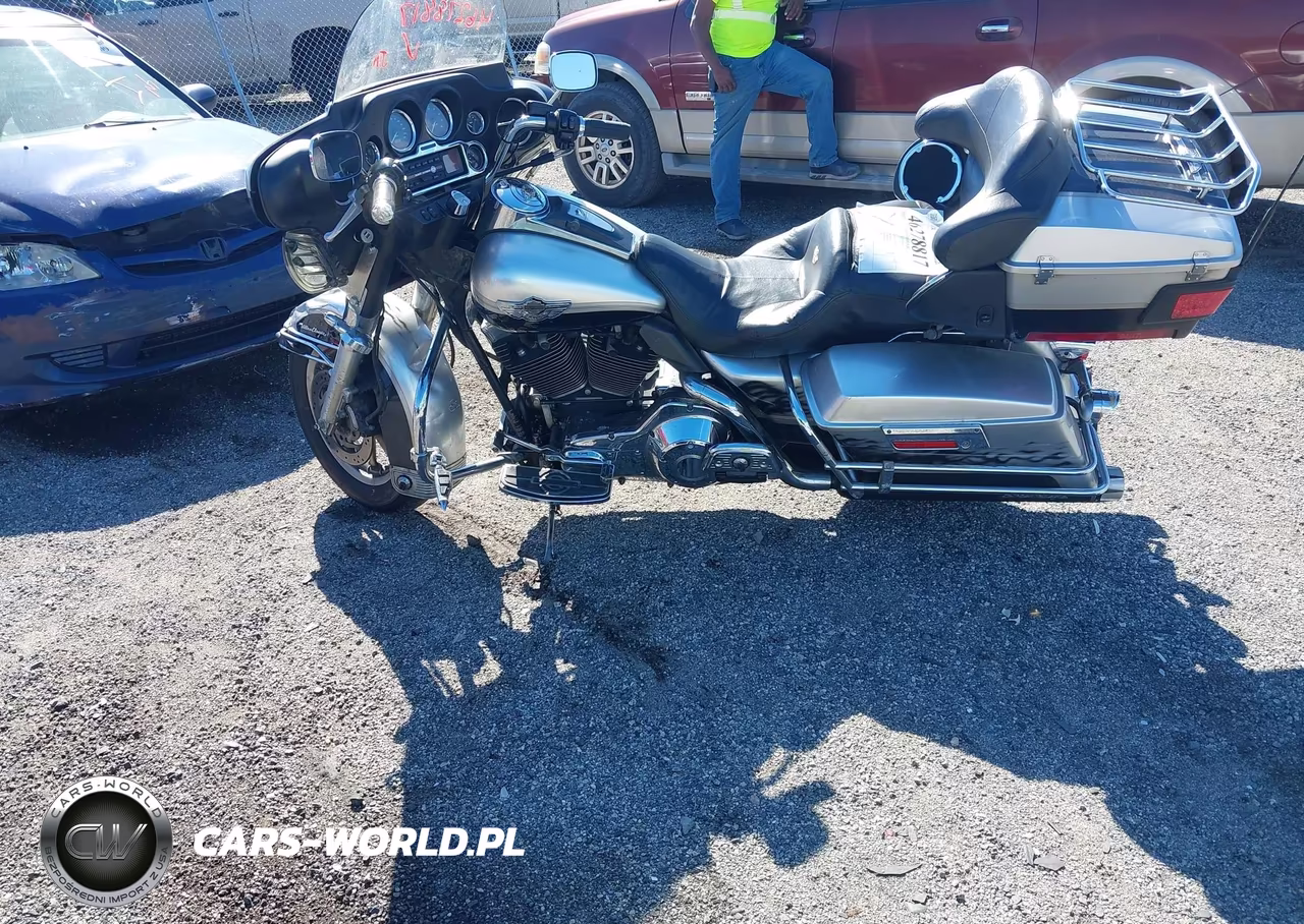 2003 Harley-Davidson Flhtcui Anniversary VIN:1HD1FCW463Y619513 - 13