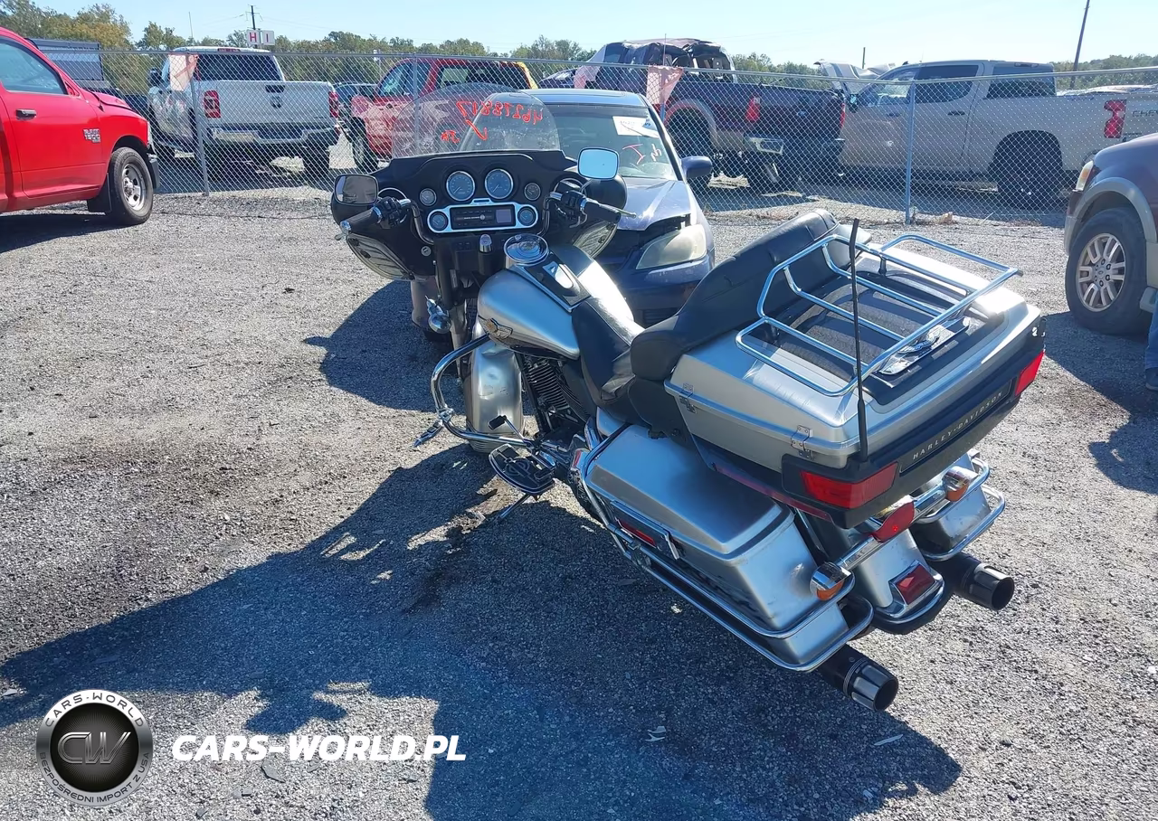 2003 Harley-Davidson Flhtcui Anniversary VIN:1HD1FCW463Y619513 - 3