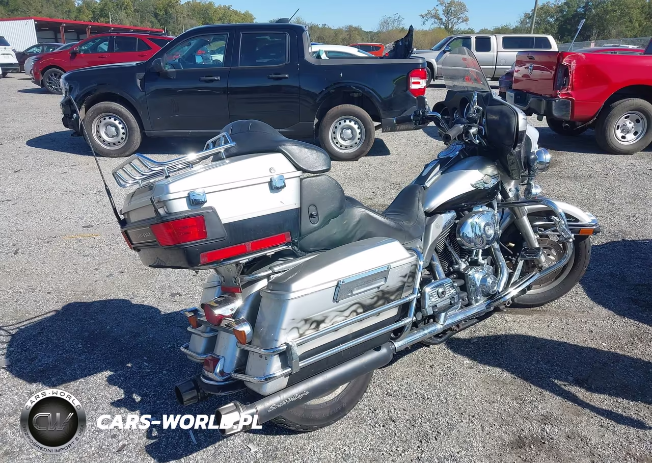 2003 Harley-Davidson Flhtcui Anniversary VIN:1HD1FCW463Y619513 - 4