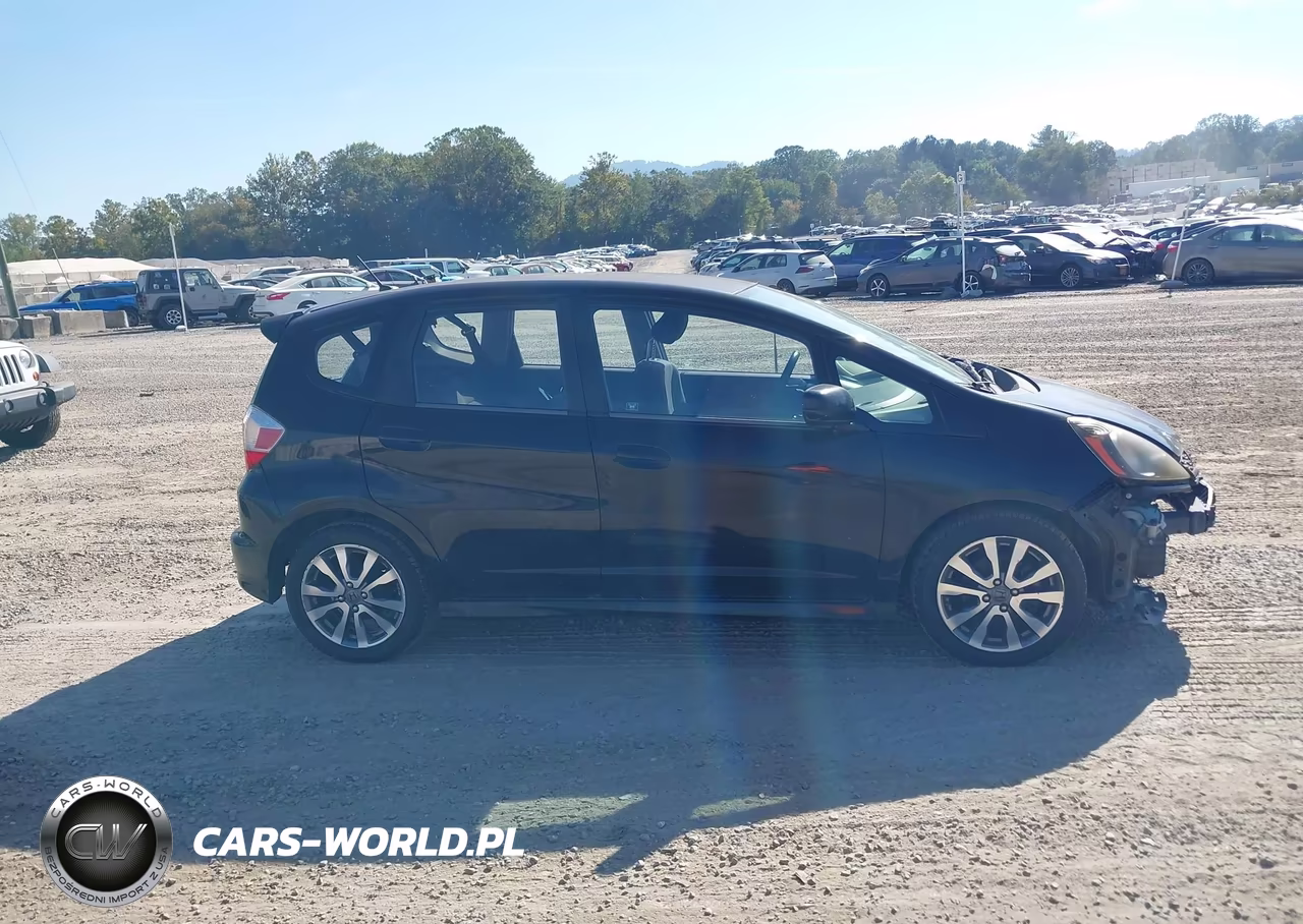 2013 Honda Fit Sport VIN:JHMGE8G57DC060814 - 14