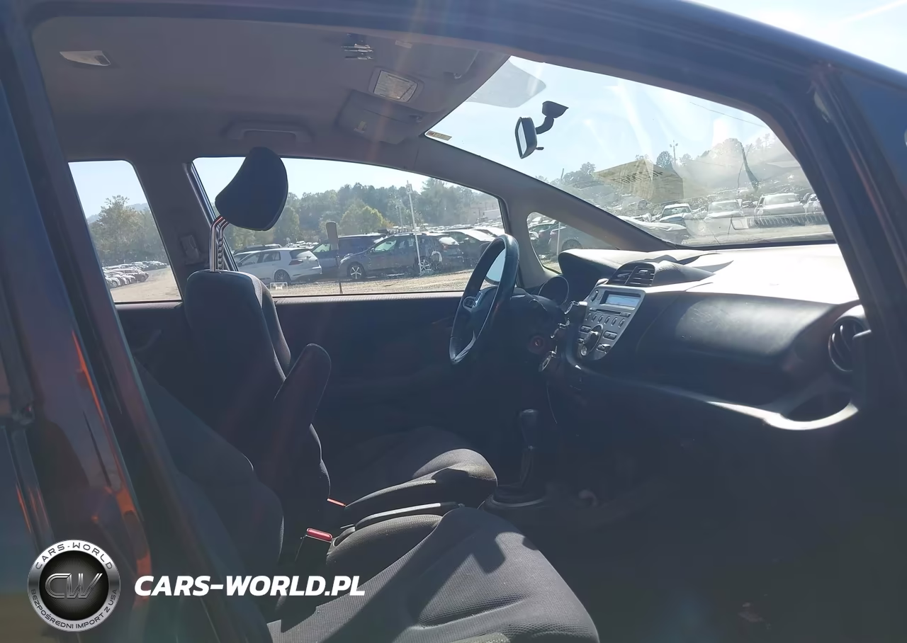 2013 Honda Fit Sport VIN:JHMGE8G57DC060814 - 5