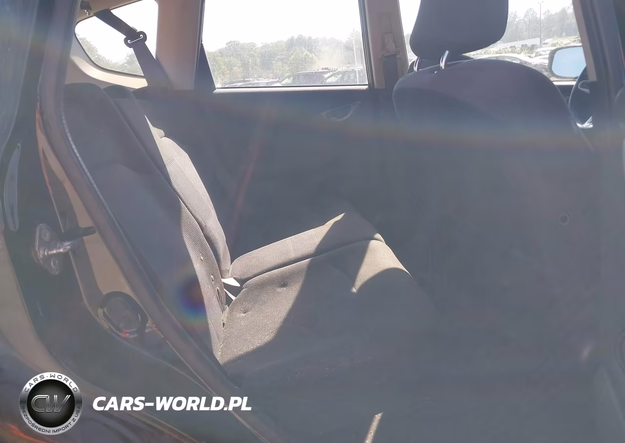 2013 Honda Fit Sport VIN:JHMGE8G57DC060814 - 8