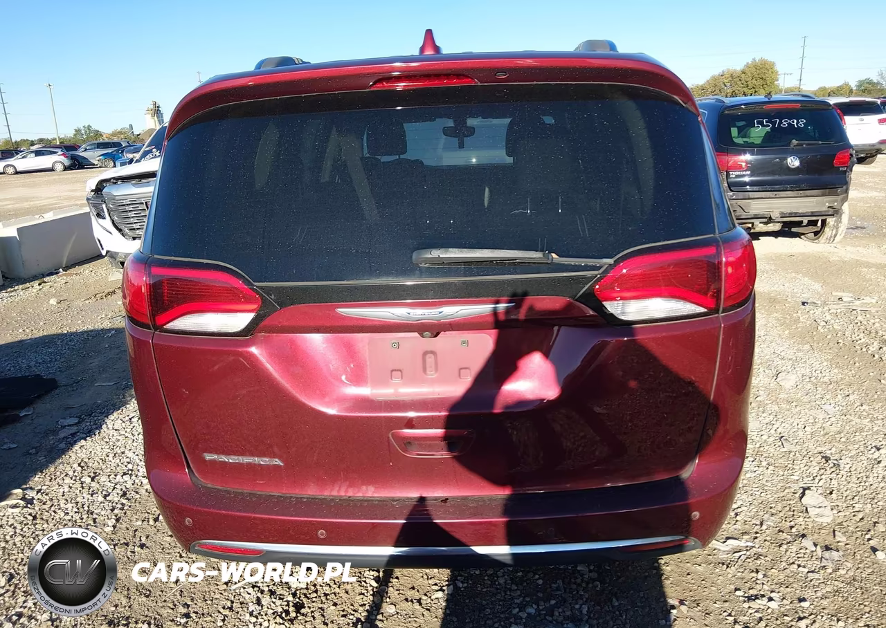 2018 Chrysler Pacifica Touring L VIN:2C4RC1BG3JR104407 - 17