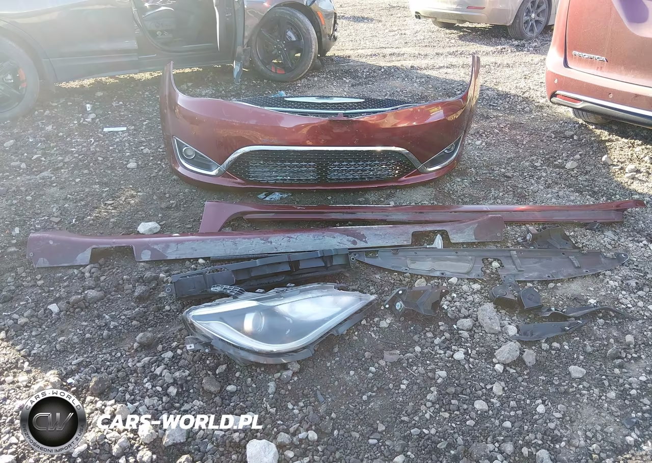 2018 Chrysler Pacifica Touring L VIN:2C4RC1BG3JR104407 - 18