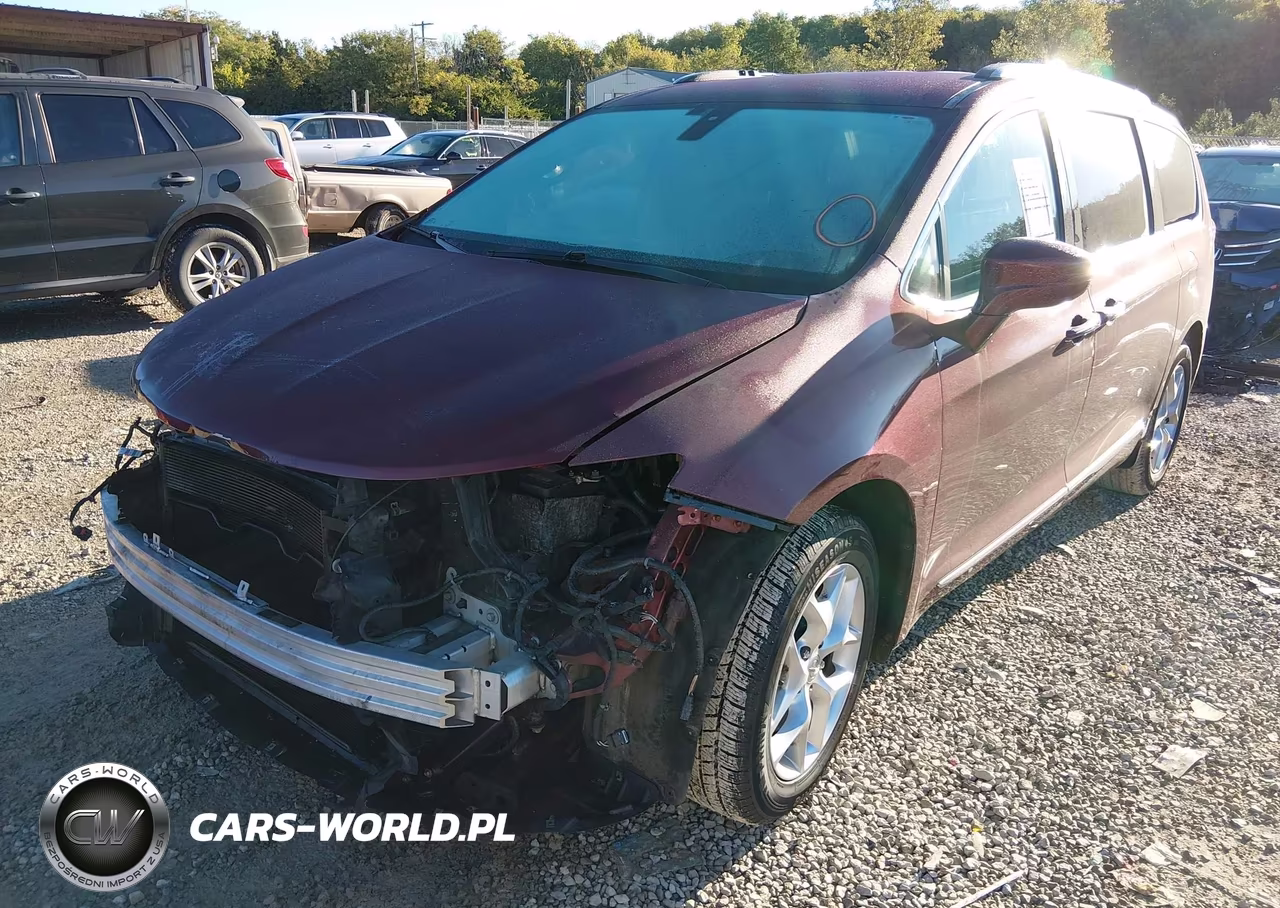 2018 Chrysler Pacifica Touring L VIN:2C4RC1BG3JR104407 - 2