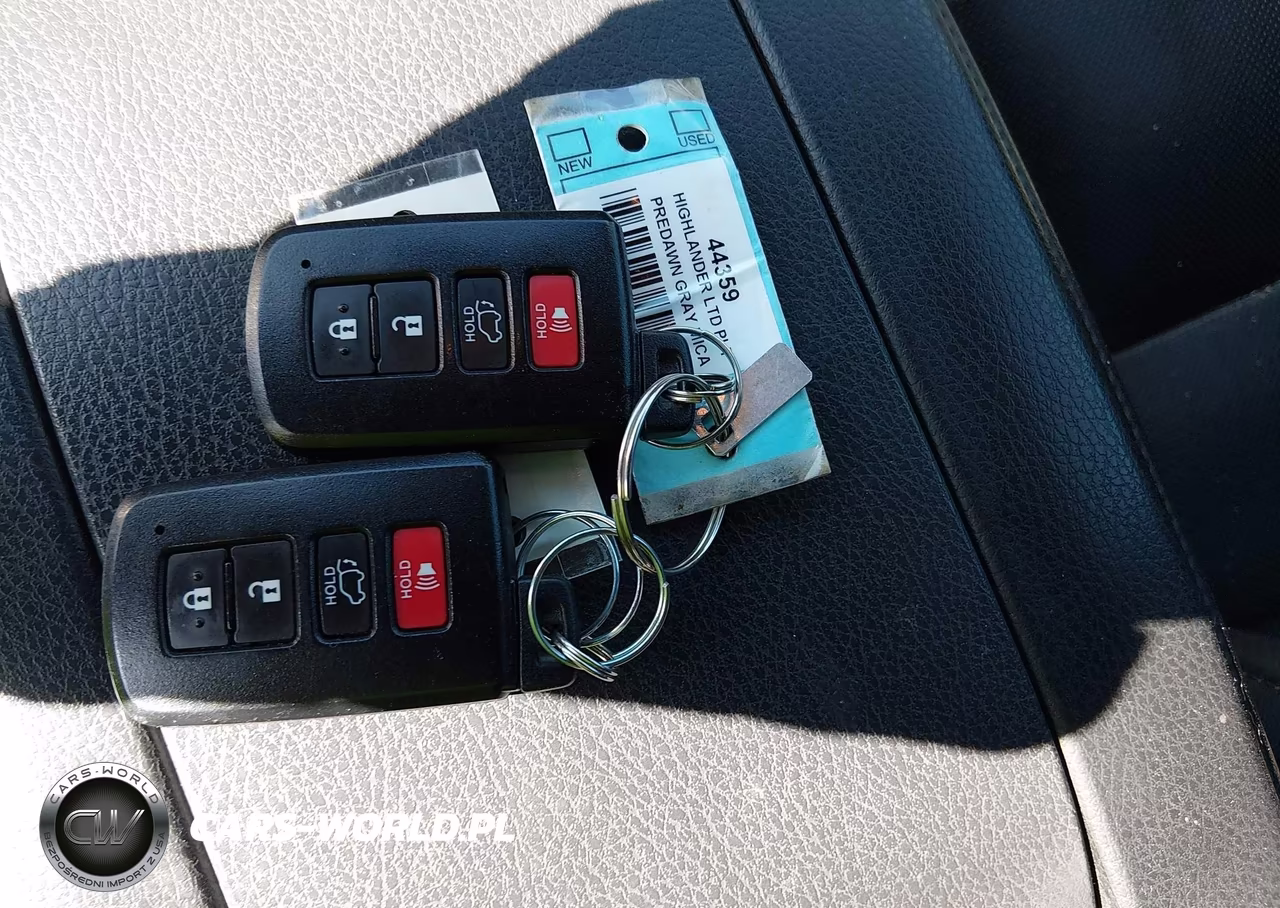 2017 Toyota Highlander Limited Platinum VIN:5TDYZRFH0HS221150 - 11