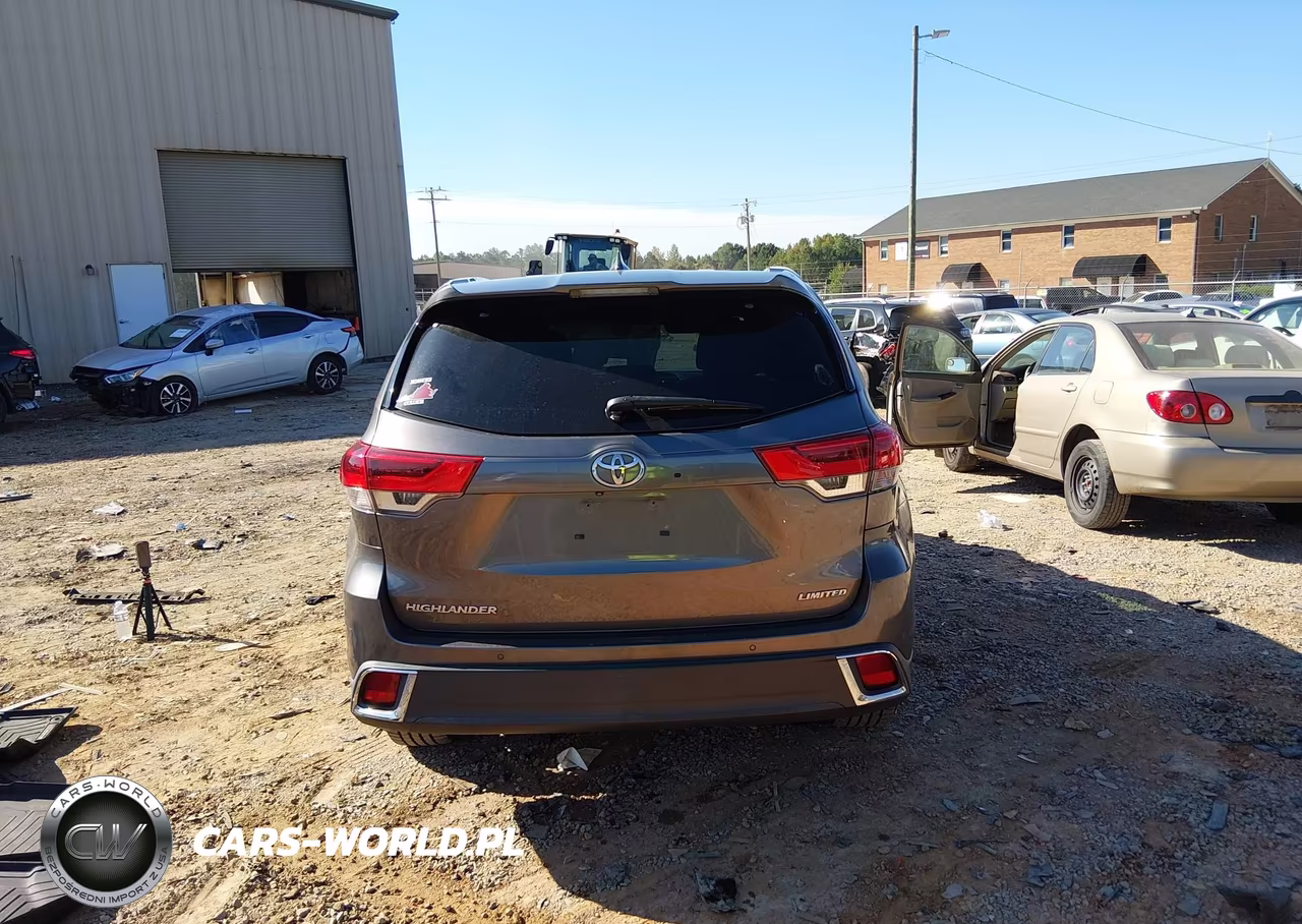 2017 Toyota Highlander Limited Platinum VIN:5TDYZRFH0HS221150 - 16