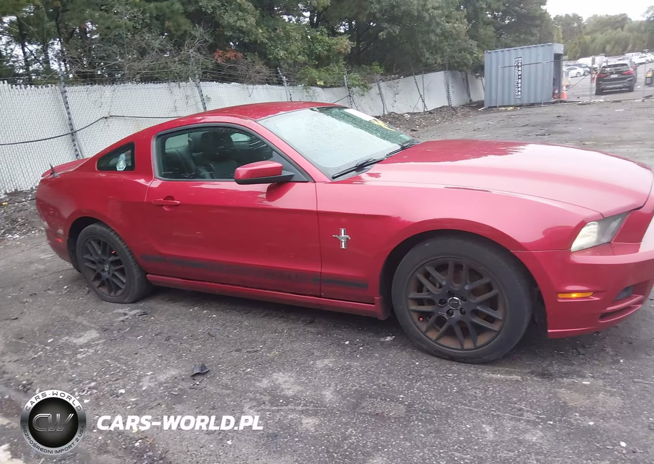 2013 Ford Mustang V6 Premium VIN:1ZVBP8AM7D5240253 - 13