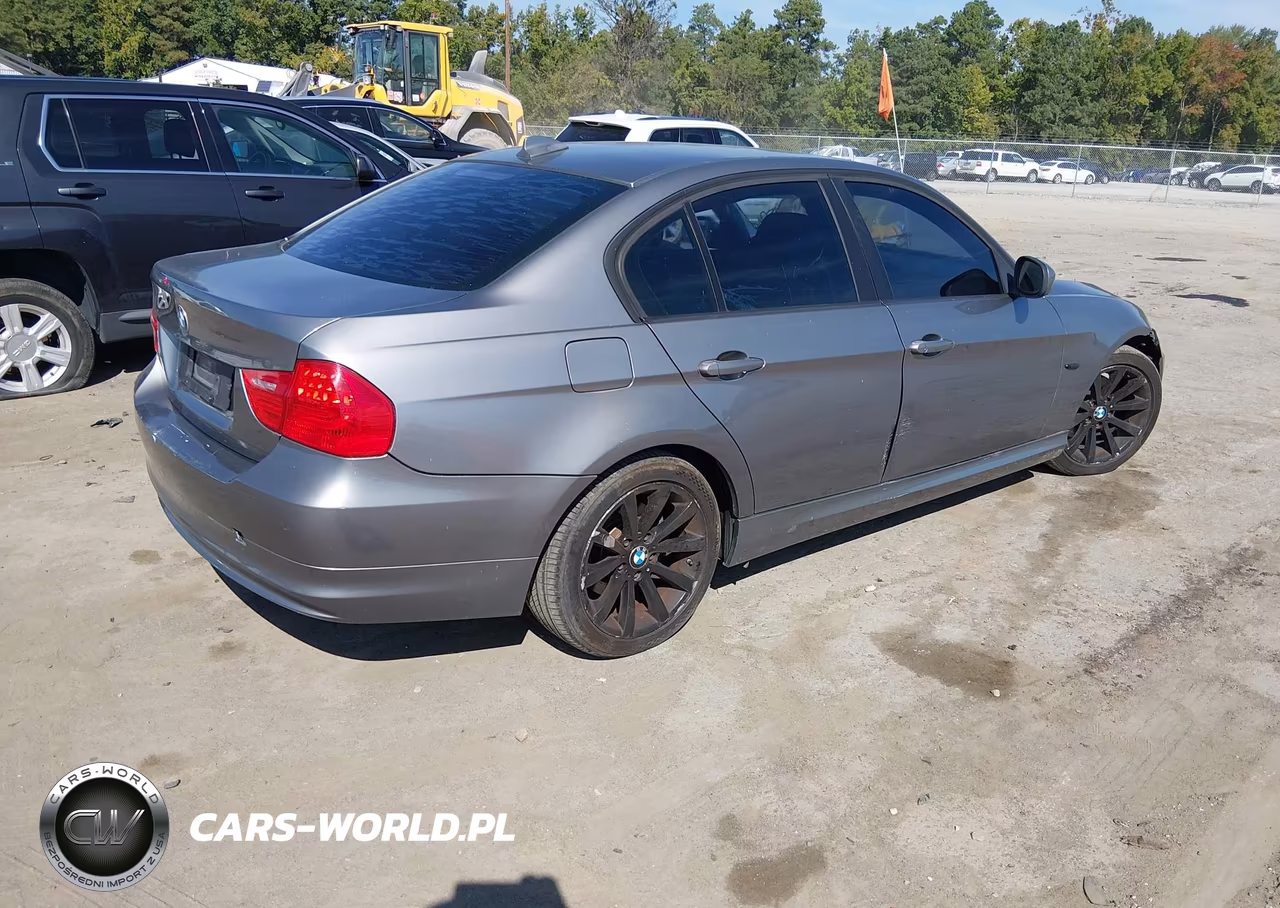 2011 BMW 328I VIN:WBAPH5C56BF093857 - 4