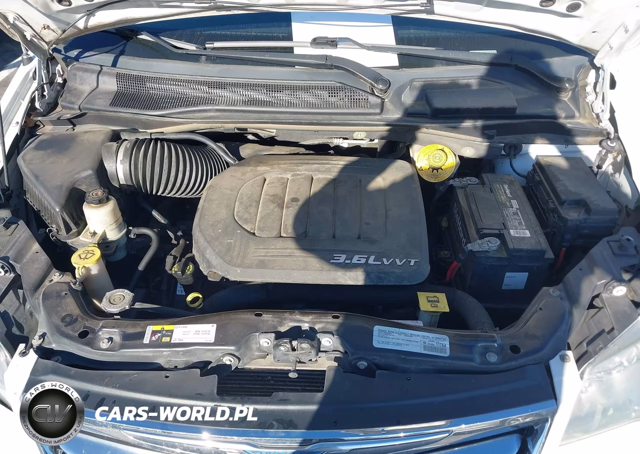 2015 Chrysler Town & Country Touring-L VIN:2C4RC1CGXFR602772 - 10