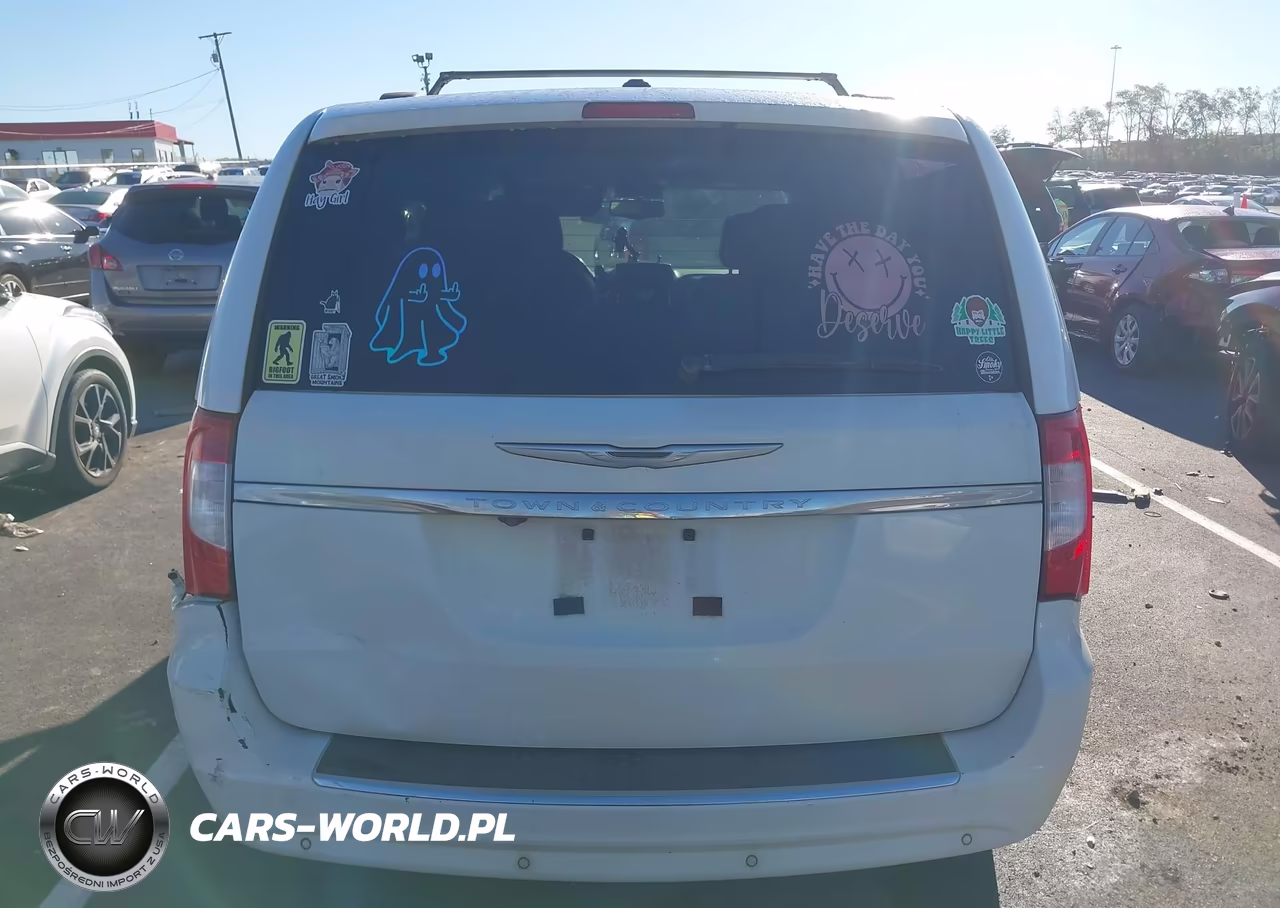 2015 Chrysler Town & Country Touring-L VIN:2C4RC1CGXFR602772 - 16