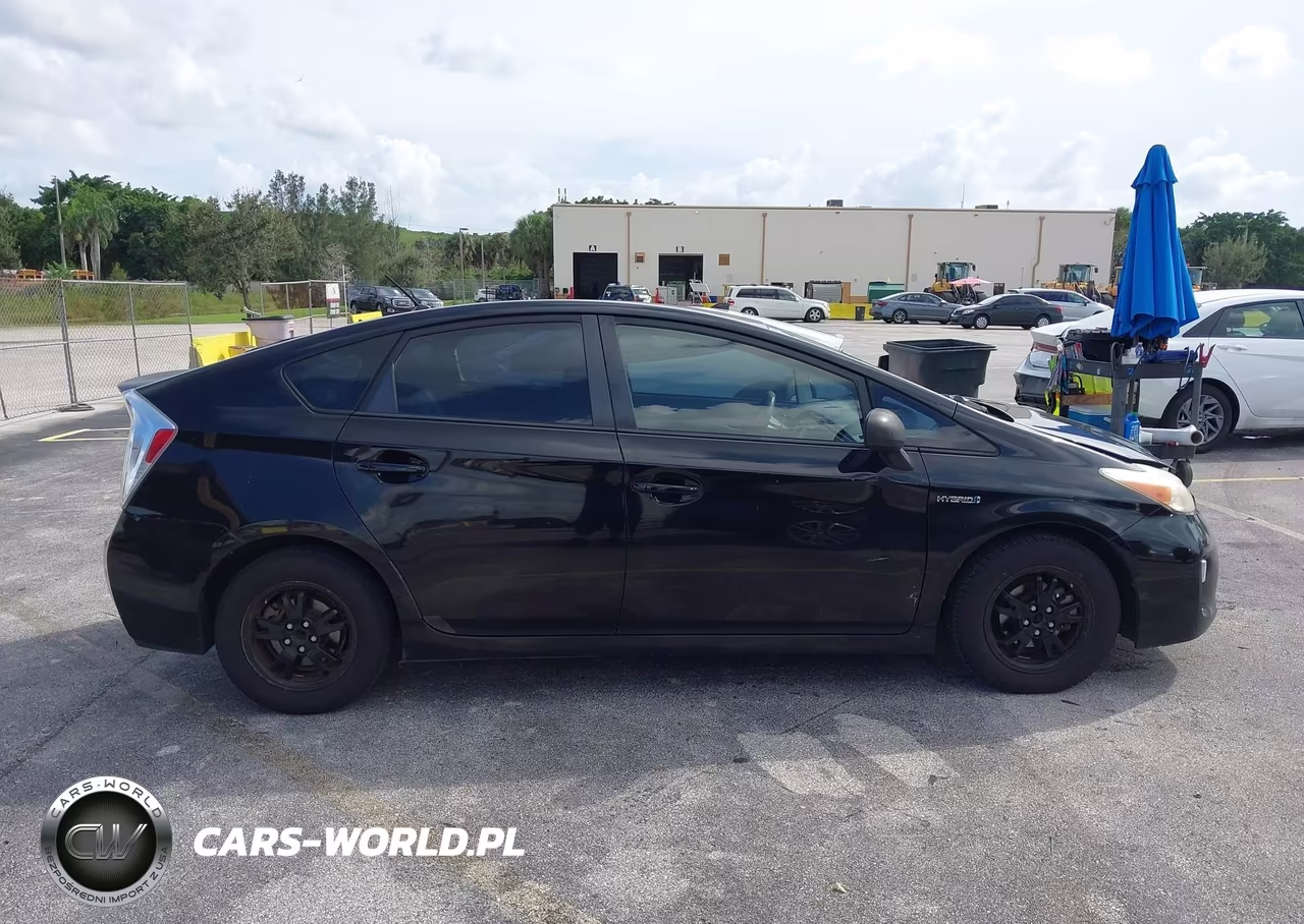 2014 Toyota Prius Two VIN:JTDKN3DU8E0361590 - 13