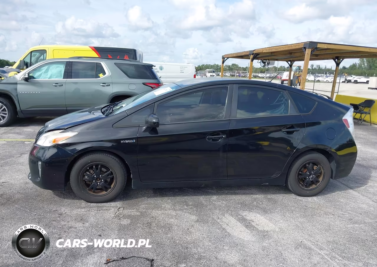 2014 Toyota Prius Two VIN:JTDKN3DU8E0361590 - 14