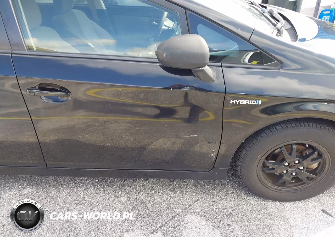 2014 Toyota Prius Two VIN:JTDKN3DU8E0361590 - 17